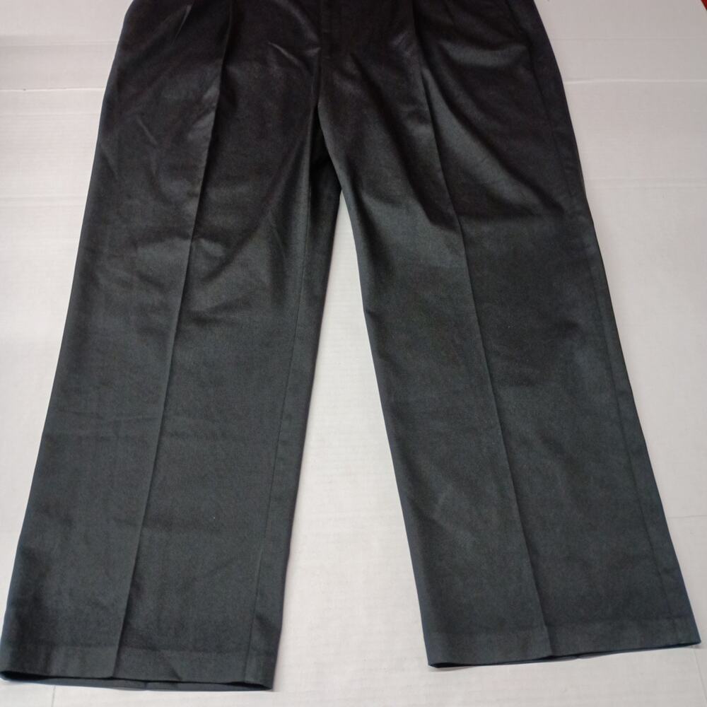 Haggar Premium No Iron Khakis Men's‎ 46x32 Black Pleated Classic Fit Flex Waist - Picture 3 of 7